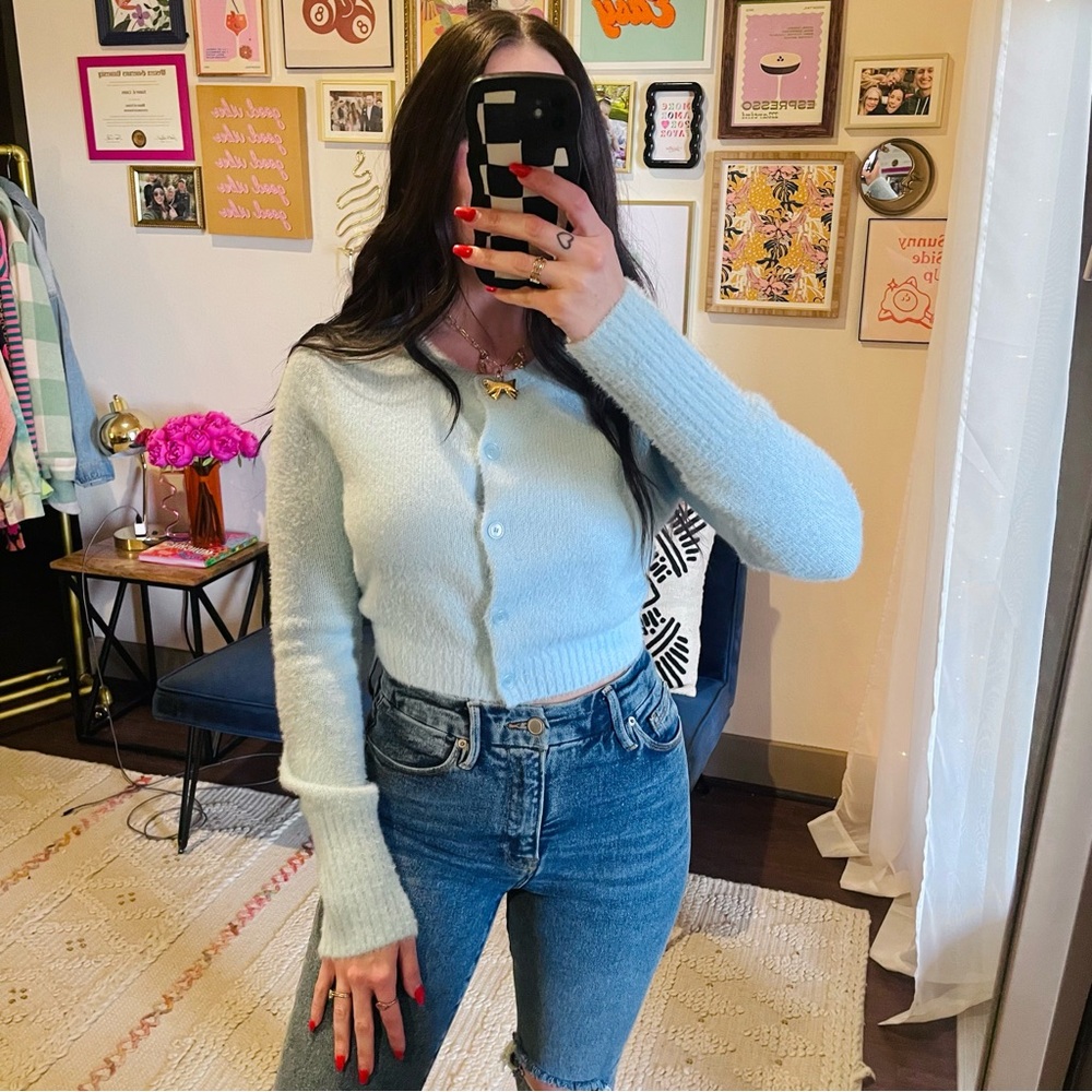 Urban Outfitter Baby Blue Crop Cardigan - Picture 10 of 11
